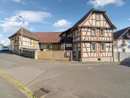 Außenansicht - Haus kaufen in Nidda - Dreiseitenhof im Stadtkern