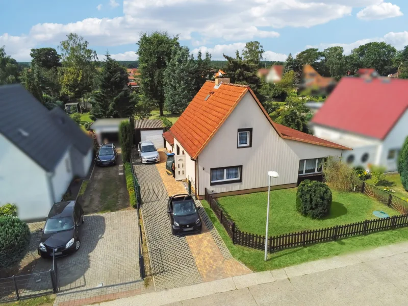 Hausansicht - Haus kaufen in Leegebruch - Einfamilienhaus mit ca. 839 m² großem Grundstück in Leegebruch