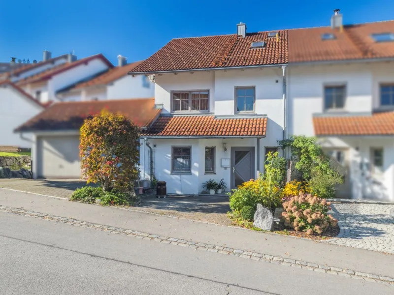 Außenansicht - 1 - Haus kaufen in Lindenberg im Allgäu - Ruhige Ortsrandlage und doch zentral! Reihenendhaus in Lindenberg im Allgäu