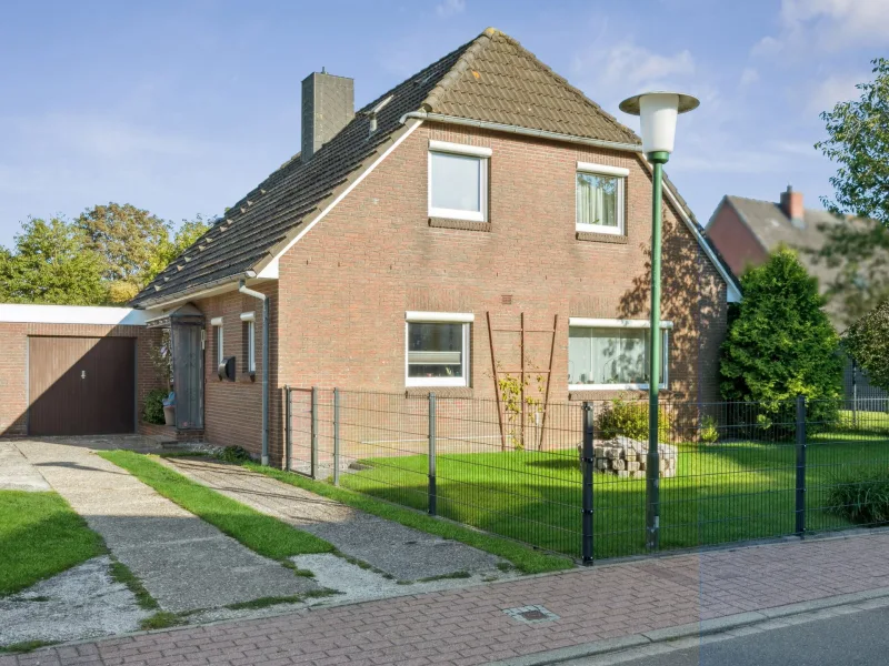 Titelbild - Haus kaufen in Lehe - Umfassend modernisiertes Einfamilienhaus in guter Ortsrandlage