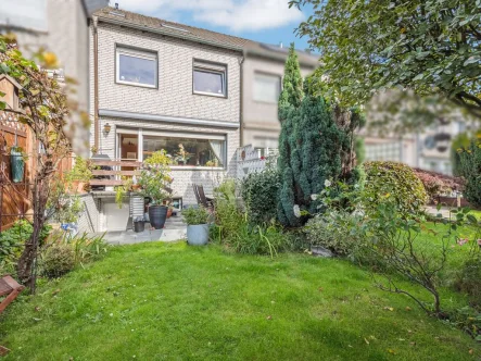 Titelbild - Haus kaufen in Oberhausen - Schönes Haus mit vier Zimmern, zwei Bädern und Garage in ruhiger Lage von Oberhausen - Tackenberg