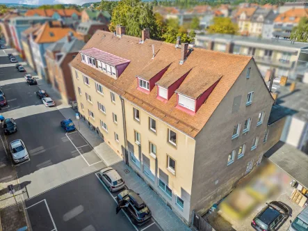 seitliche Ansicht - Haus kaufen in Bayreuth - Über 1.000 m² Wohnfläche in direkter Nähe zur Innenstadt von Bayreuth