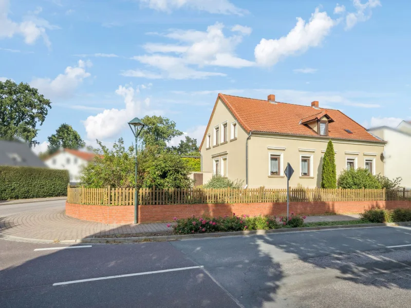 Titelbild - Haus kaufen in Barleben - Gemütliches Einfamilienhaus mit ruhiger Nachbarschaft in Barleben / Ebendorf