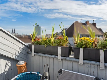 Ausblick bis zum Dom - Wohnung kaufen in Köln - Domblick im Zentrum des Belgischen Viertels: Schöne Dachgeschoss-Maisonettewohnung