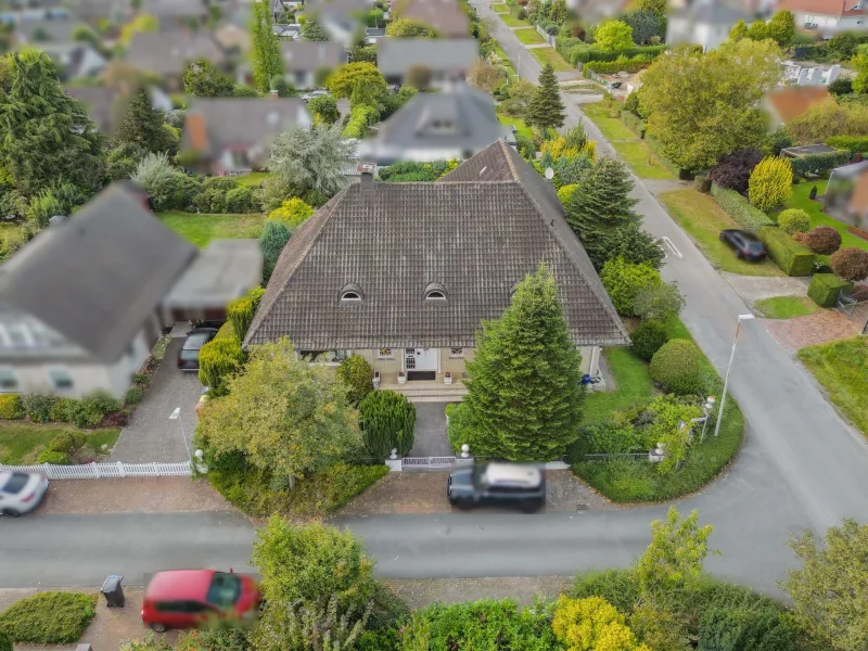 Vogelperspektive 1 - Haus kaufen in Stuhr - Wohnen auf einer Ebene! Walmdachbungalow in Stuhr-Moordeich