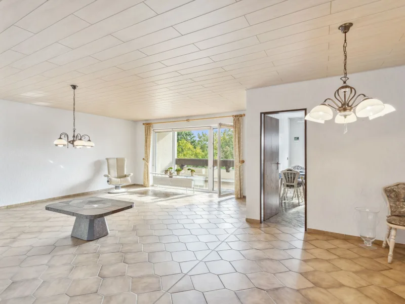Wohnzimmer mit Essbereich - Wohnung kaufen in Wuppertal - Top Eigentumswohnung in ruhiger Wohnlage von Wuppertal-Langerfeld