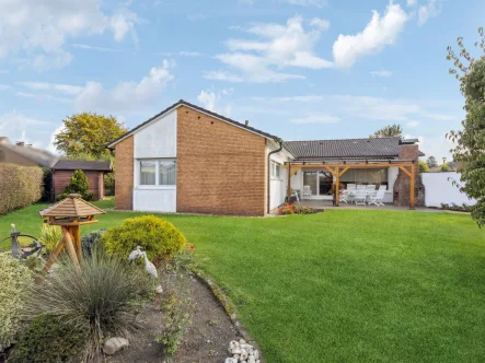 Gartenansicht - Haus kaufen in Hamm - Wunderschönes Bungalow mit 5 Zimmern und einer Garage in Sackgassenlage von Hamm-Pelkum