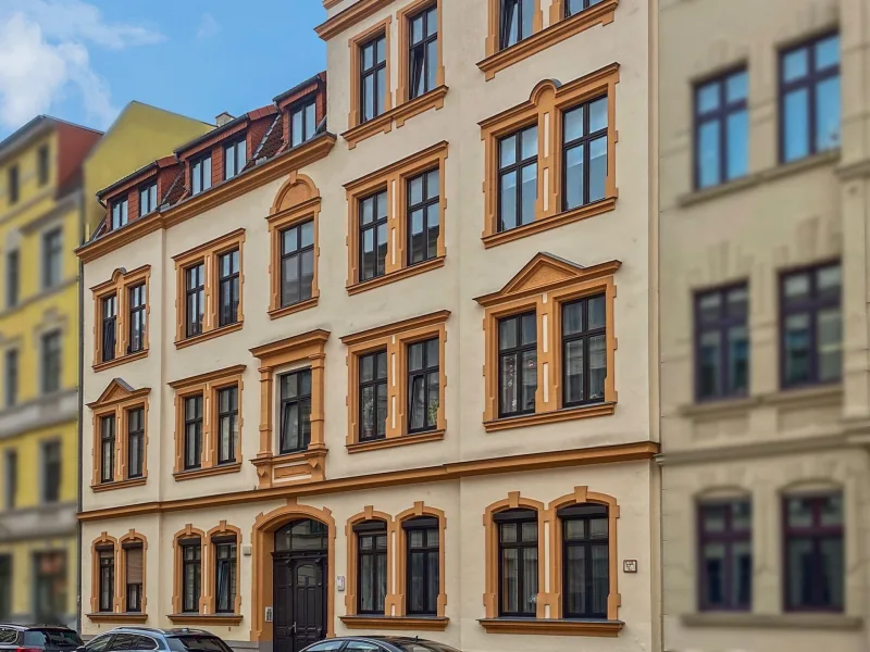 Wohnhausansicht - Wohnung kaufen in Magdeburg - ruhig gelegene 3-Zimmer-Wohnung in einem Haus aus der Gründerzeit im Zentrum von Magdeburg
