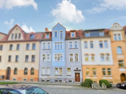 Hausansicht 1 - Haus kaufen in Bitterfeld-Wolfen - Vollvermietetes Mehrfamilienhaus in Bitterfeld