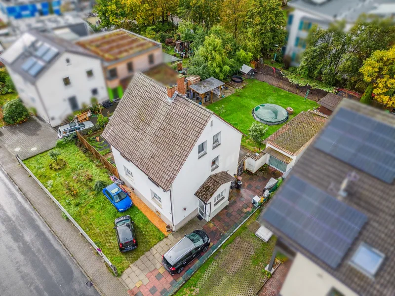 Titelbild - Haus kaufen in Maintal - Attraktives Zweifamilienhaus oder ein Grundstück zur Neubebauung in Maintal-Dörnigheim