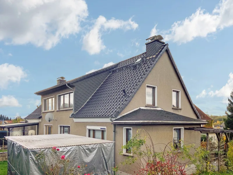 Hausansicht - Haus kaufen in Gößnitz - Solide Doppelhaushälfte in ruhiger Lage von Gößnitz