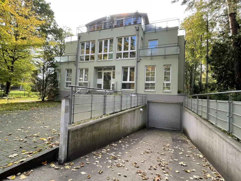 Objektansicht - Wohnung kaufen in Dresden - Großzügiges und erhabenes Wohnen im hellen Dachgeschoss im gefragten Dresden Blasewitz - Lage zählt!