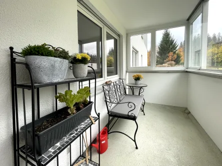 Loggia 1 - Wohnung kaufen in Kaufbeuren - Ideal für Kapitalanleger: Vermietete 2-Zimmer-Wohnung in Kaufbeuren - Neugablonz