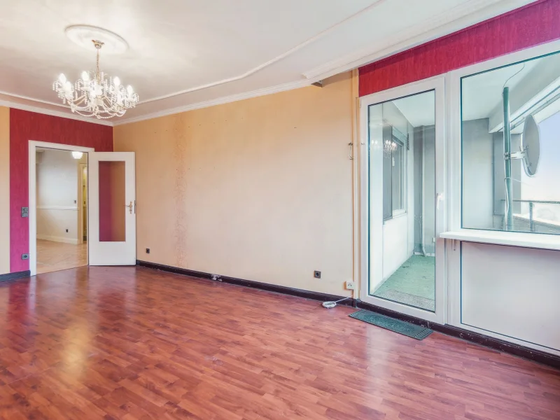 Titelbild - Wohnung kaufen in Berlin - Bezugsfreie, geräumige Zwei-Zimmer-Wohnung in Berlin-Buckow