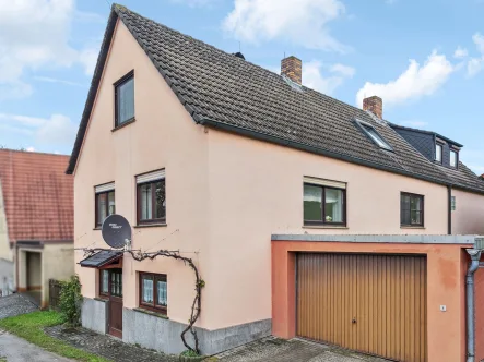 Ansicht von Ost - Haus kaufen in Marktbreit - Großes Haus für große Familie, Arbeiten und Wohnen oder Hobby in Gnodstadt