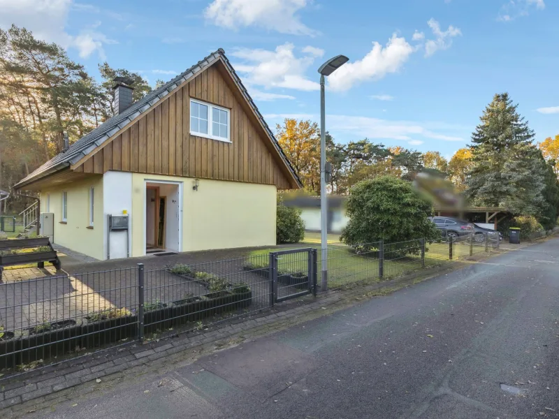 Titelbild - Haus kaufen in Bremervörde - Wohnen im Grünen von Bremervörde-Elm im sanierten Haus