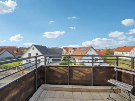 Balkon - Wohnung kaufen in Rain - Gut geschnittene 2-Zimmer-Dachgeschosswohnung zum Eigenbezug in Rain