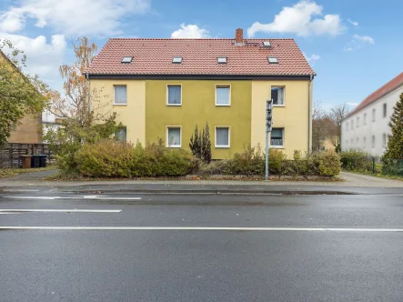 Titelbild - Haus kaufen in Bitterfeld-Wolfen - Mehrfamilienhaus mit attraktiven Mieteinnahmen in gefragter Lage von Bitterfeld-Wolfen