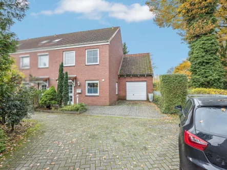 Objektansicht - Haus kaufen in Bremen - Tolles Reihenendhaus in rückwertiger, ruhiger Lage von Bremen