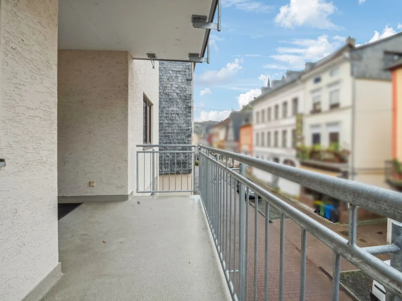 Balkon zur Fussgängerzone  - Wohnung kaufen in Sankt Goar - Eigentumswohnung zur Selbstnutzung oder als Kapitalanlage im Zentrum von St. Goar