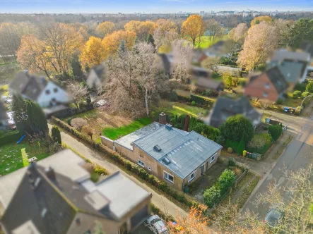 Titelbild - Haus kaufen in Hamburg - Attraktives Grundstück mit Bestandsimmobilie in Hamburg-Bramfeld
