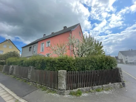 Objektansicht - Haus kaufen in Thiersheim - Doppelhaushälfte in Thiersheim