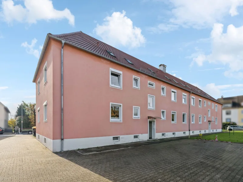 Aussenansicht 1 - Wohnung kaufen in Langweid am Lech - Gemütliche, schön modernisierte 4-(3-)Zimmer-Wohnung in günstiger Lage in Langweid - OT Stettenhofen