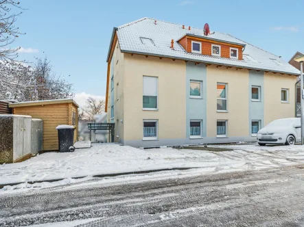 Gebäudeansicht - Wohnung kaufen in Hildesheim - Attraktive 2-Zimmer-Eigentumswohnung mit Ausblick über Hildesheim