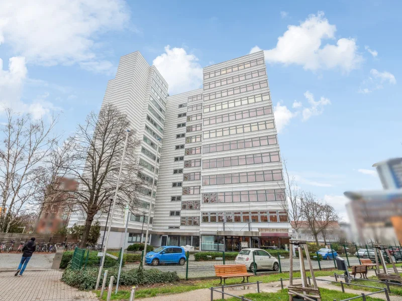 Titelbild - Wohnung kaufen in Berlin - Geräumige 1-Zimmer-Eigentumswohnung in Berlin Kreuzberg