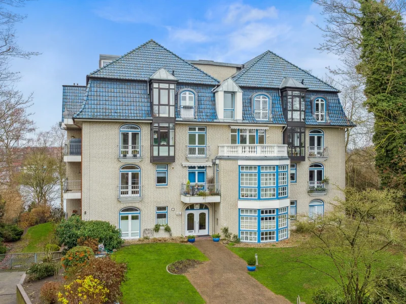 Titelbild - Wohnung kaufen in Lübeck - Traumhafte 2-Zimmer-Wohnung mit Balkon und Blick auf die Wakenitz in Lübeck-St. Gertrud!