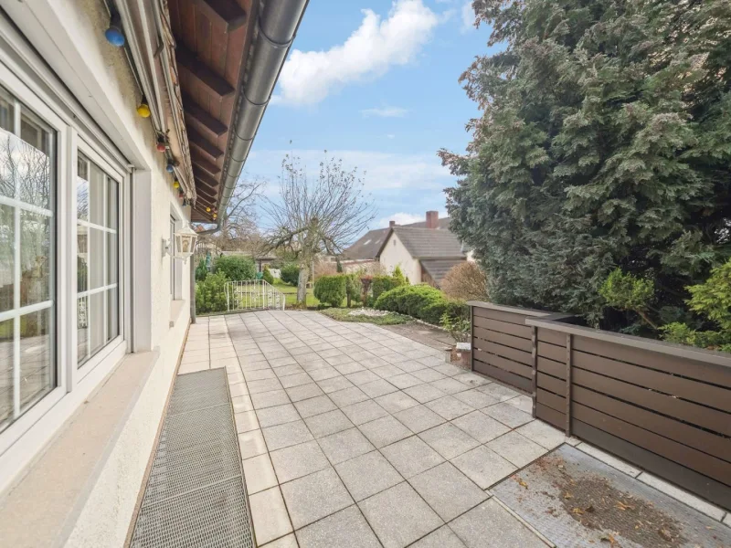 Terrasse - Haus kaufen in Aschaffenburg - Bungalow + Bauplatz in Obernau