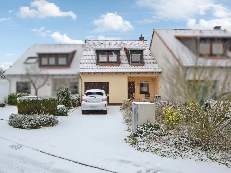 Hausansicht - 1 - Haus kaufen in Neustadt an der Weinstraße - Attraktives Reihenmittelhaus in guter Lage von Neustadt an der Weinstraße