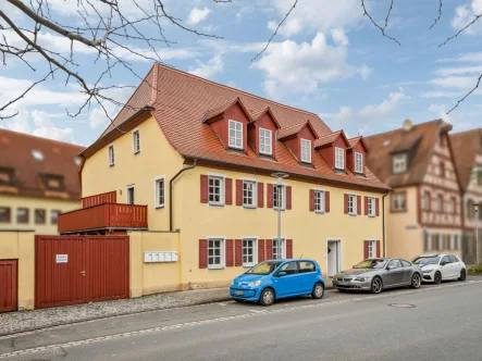 Ansicht - 1 - Wohnung kaufen in Baiersdorf - Helle 3-Zimmer-Wohnung mit Balkon im Herzen von Baiersdorf