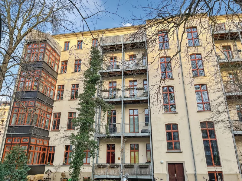 Rückansicht - Wohnung kaufen in Leipzig - Charmante 1-Zimmer-Wohnung mit Blick auf die Peterskirche - Zentrum Süd Leipzig 