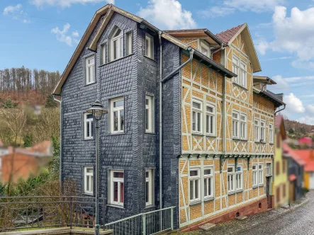 Hausansicht  - Haus kaufen in Ruhla - Historischer Charme trifft moderne Wohnqualität: malerisches Fachwerkhaus in Ruhla