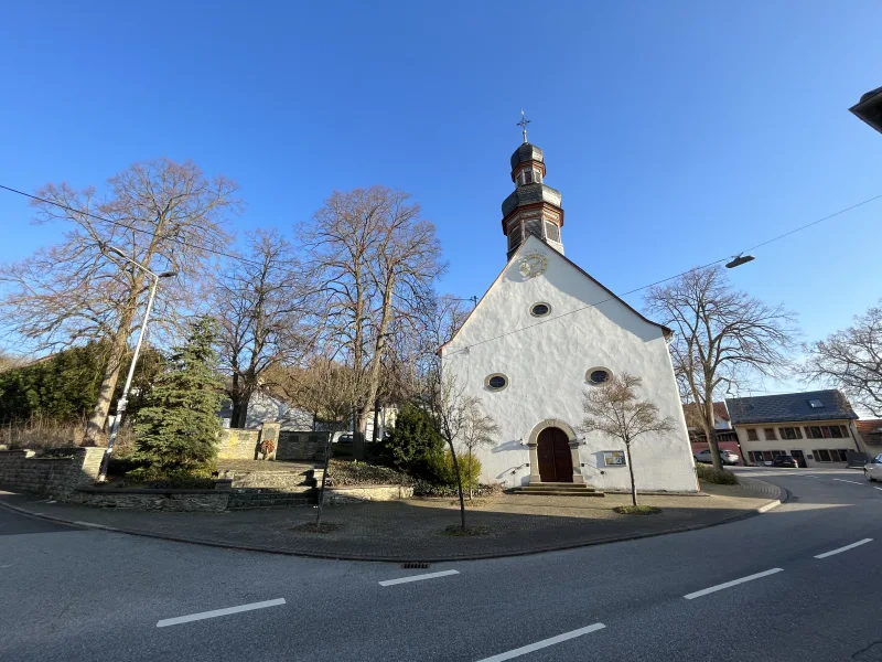 Ortszentrum mit Pfarrkirche