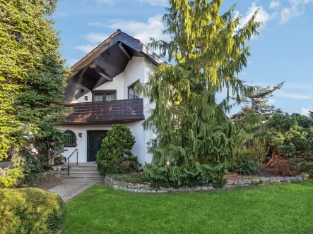 Hauszugang - Haus kaufen in Obermichelbach - Sie suchen das Besondere? Tolles EFH auf großem Grundstück (teilbar) in Top-Lage von Obermichelbach