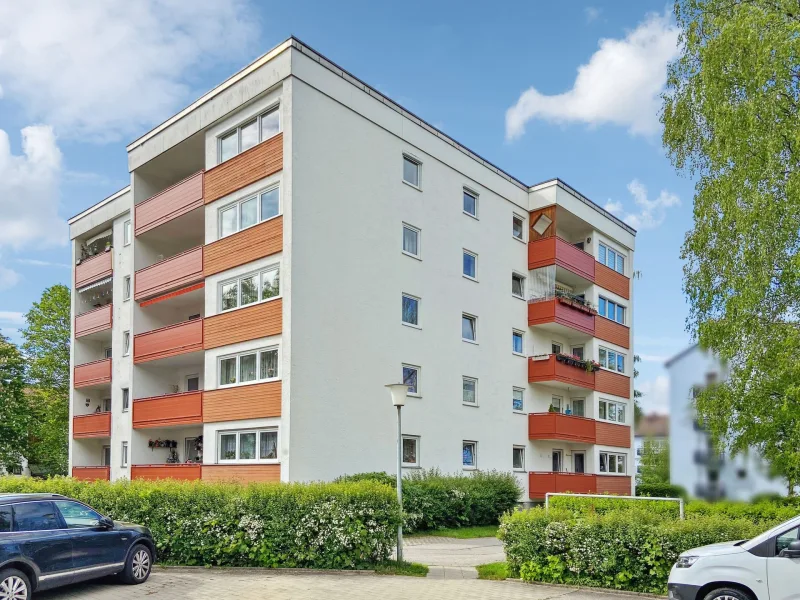 Hausansicht - Wohnung kaufen in Grassau - Geräumige 3-Zimmer-Eigentumswohnung in Grassau mit Bergblick