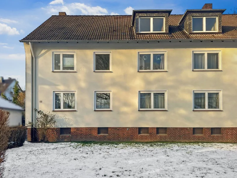 Hausansicht - Wohnung kaufen in Schwerte - Solide 4-Zimmer-Wohnung als Kapitalanlage in Schwerte-Westhofen