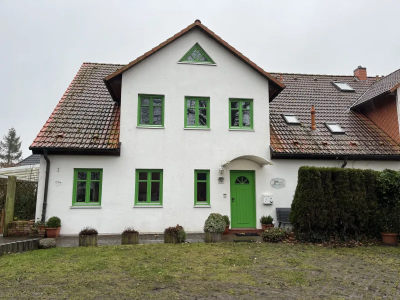 Außenansicht - 1 - Haus kaufen in Breege - Meerfamilienhaus mit 7-Zimmer auf 396 m² großem Grundstück im Seebad Breege-Juliusruh