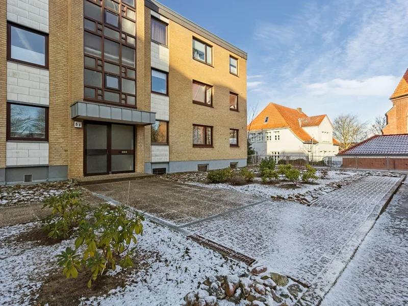 Hausansicht - Wohnung kaufen in Flensburg - Zentral gelegene City-Wohnung mit kleinem Hafenblick und Tiefgaragenstellplatz auf Jürgensby