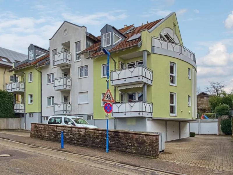 Gebäudeansicht - Wohnung kaufen in Waldbronn - Gepflegte 2-Zimmer-Wohnung mit Kfz-Stellplatz in Waldbronn-Etzenrot