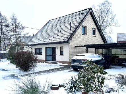 Hausansicht - Haus kaufen in Klingenberg OT Pretzschendorf, - Praktisches Familienheim in ruhiger Lage mit Blick ins Grüne in Pretzschendorf.