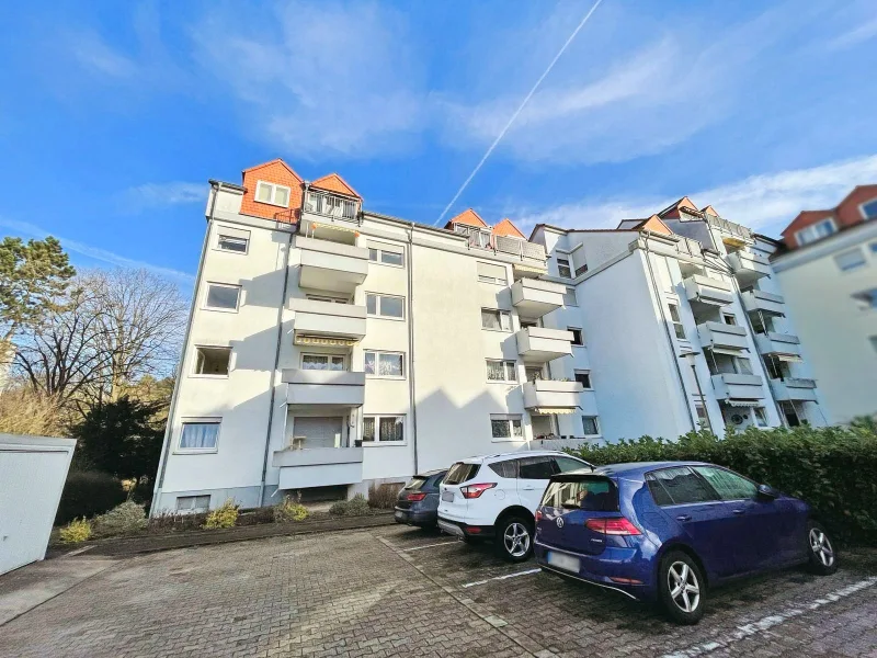 Frontansicht - Wohnung kaufen in Obertshausen - Obertshausen: Ansprechende 4-Zimmer-Wohnung mit Balkon, Garage und Nähe zur Natur