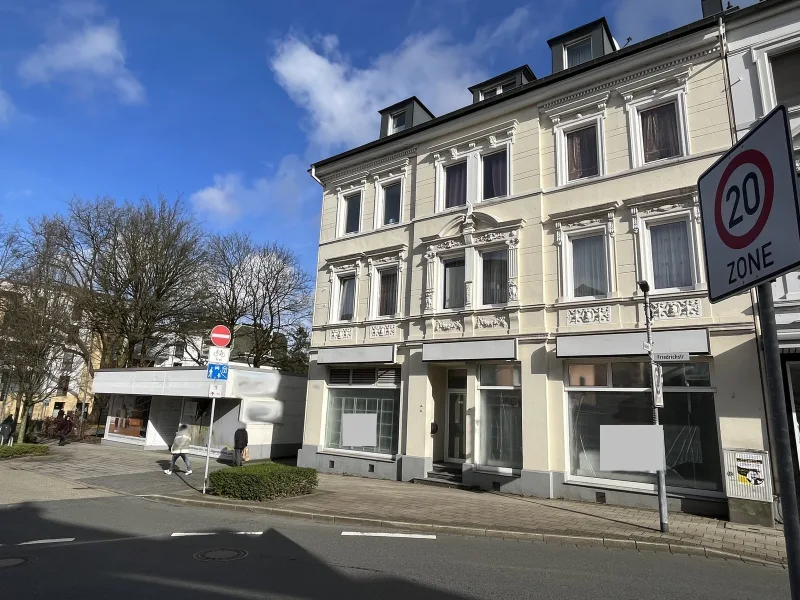 Titel - Haus kaufen in Velbert - Wohn- und Geschäftshaus mit Gewerbeanbau in zentraler Lage von Velbert als Investment