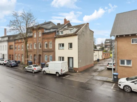 Hausansicht I - Haus kaufen in Stolberg - Stolberg - Wohnen &amp; Arbeiten unter einem Dach