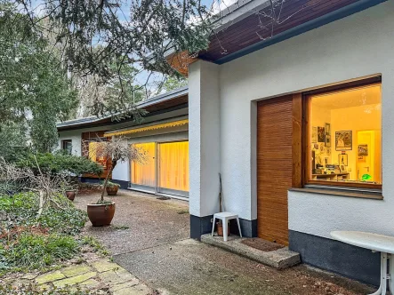 Eingangsbereich - Haus kaufen in Berlin - Absolute Rarität! Bestlage in Schmargendorf am Messelpark! Grundstück mit Bungalow auf ca. 1.798 m²