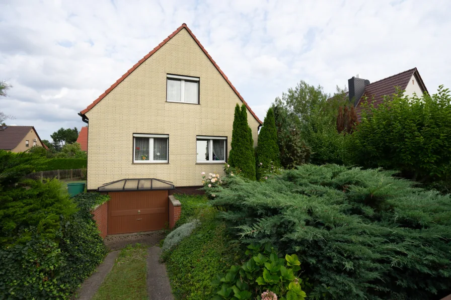 Ansicht Haus - Haus kaufen in Halle - Charmantes Einfamilienhaus im Stadtviertel Frohe Zukunft in Halle