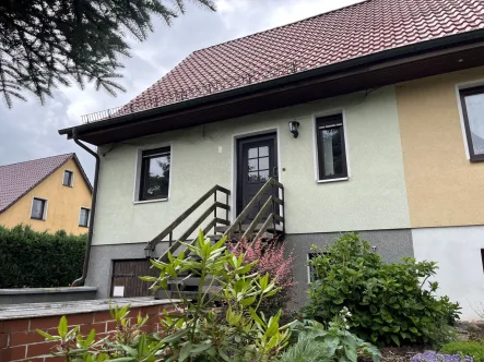 Titelbild - Haus kaufen in Drechow - Vollunterkellerte Doppelhaushälfte auf ca. 1.979 m² Grundstück in Drechow bei Tribsees