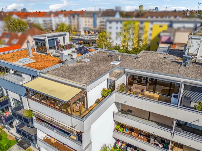 Titelbild - Wohnung kaufen in München - München-Laim: Gepflegte 3-Zimmer Wohnung mit Balkon und Wintergarten